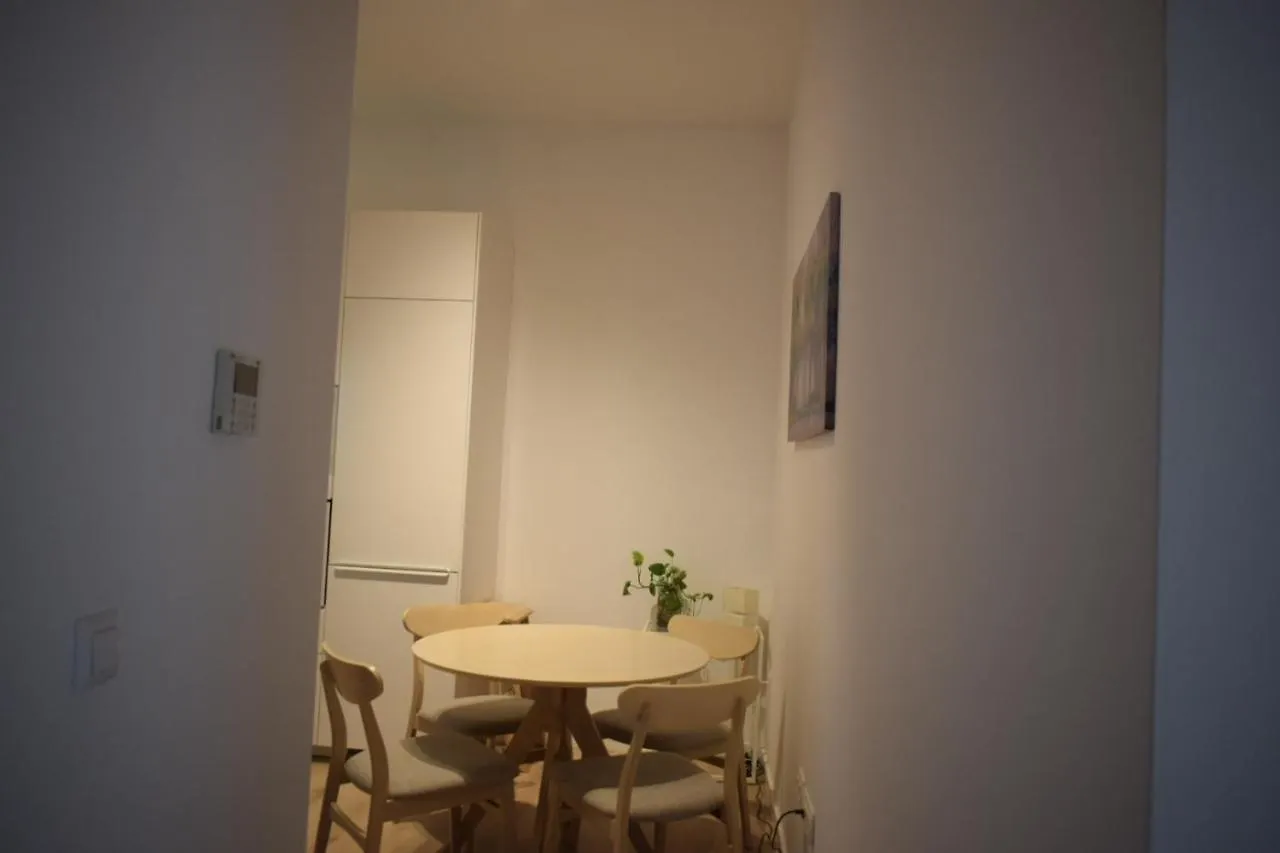 Lira Donkey Apartment Seville